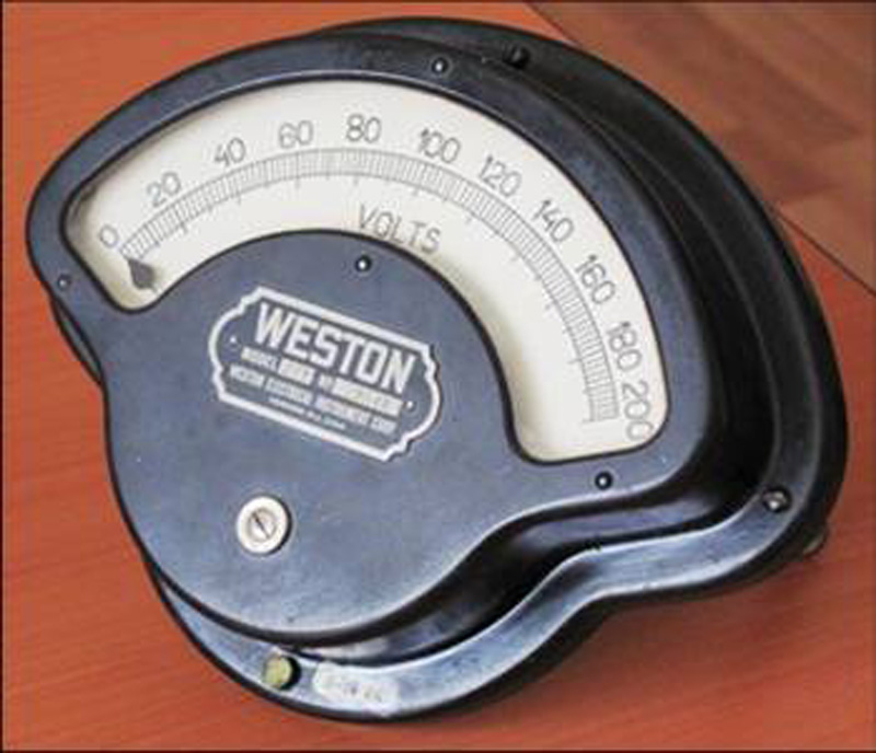 Voltmetru de curent continuu de panou